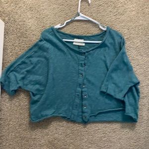 Urban outfitters loose fitting crop with 3/4 sleeve